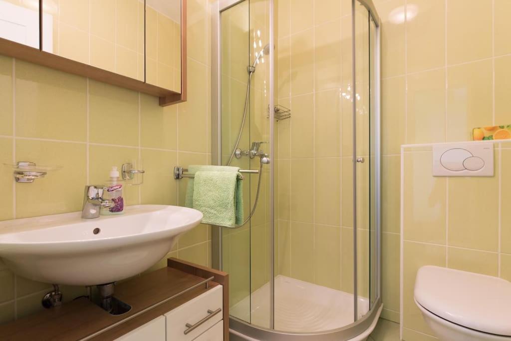 Villa Ajda - Green Room Omišalj Kültér fotó
