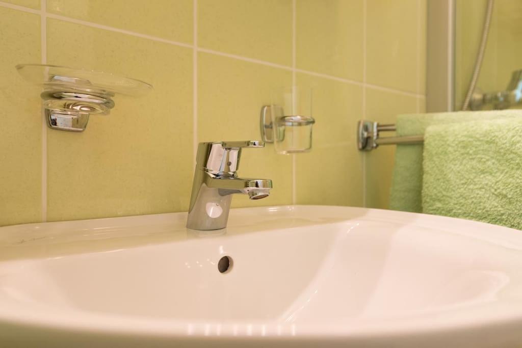 Villa Ajda - Green Room Omišalj Kültér fotó
